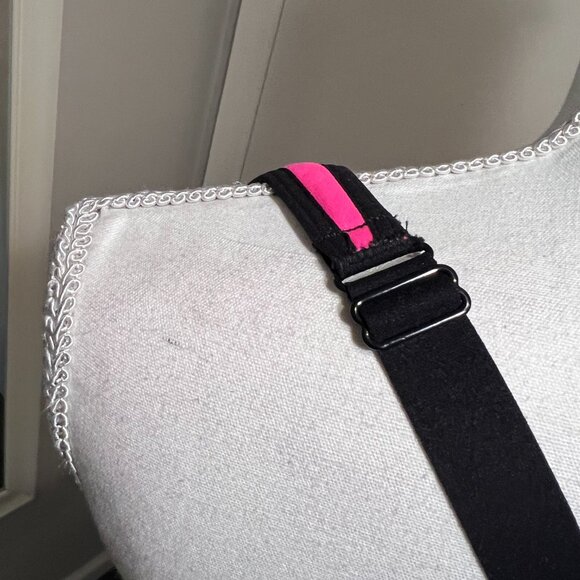 Victoria's Secret Hot Pink VSX Sport Knockout Front Close Sports Bra, Size 34DDD - Picture 11 of 16